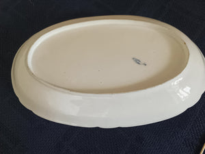 Plat creux en porcelaine de Nyon fin XVIIIE début XIXÈME peint à la main en parfait état .