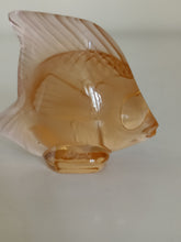 Charger l&#39;image dans la galerie, Lalique petit poisson en cristal parfait état
