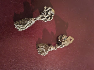 Paire de clip d'oreille pompons vintage ,argenté dans le style de Hermes