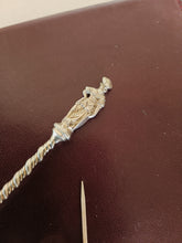 Charger l&#39;image dans la galerie, Cuillère d&#39;apôtre anglaise XIXÈME style XVIIIE argent massif
