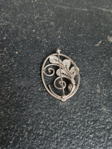 Broche florale  moderniste argent et filigrane