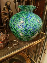 Charger l&#39;image dans la galerie, Vase en pâte de verre style art nouveau français Larochere. Parfait état
