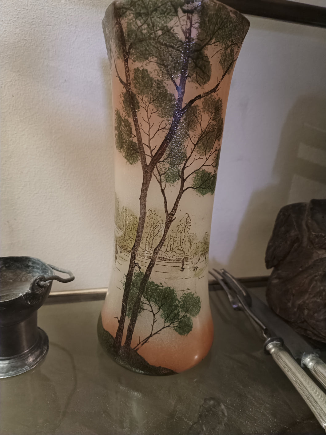 Vase dépoque Art nouveau peint à la main.