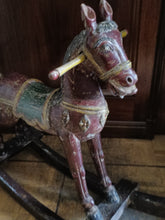 Charger l&#39;image dans la galerie, Cheval à bascule en bois sculpté et peint . Début XXÈME probablement Inde.

