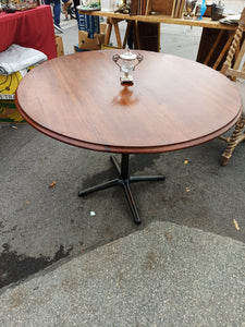 Table de bistrot ronde , plateau en châtaignier