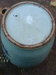Pot à gingembre en porcelaine peinte décor bleu . Chine fin XIX ème.