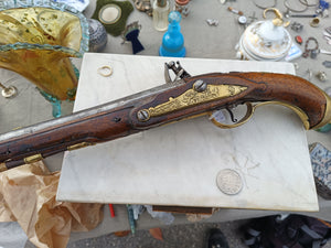 Pistolet à Silex belge , bonne état général.

Fin XVIIIÈME début XIX
