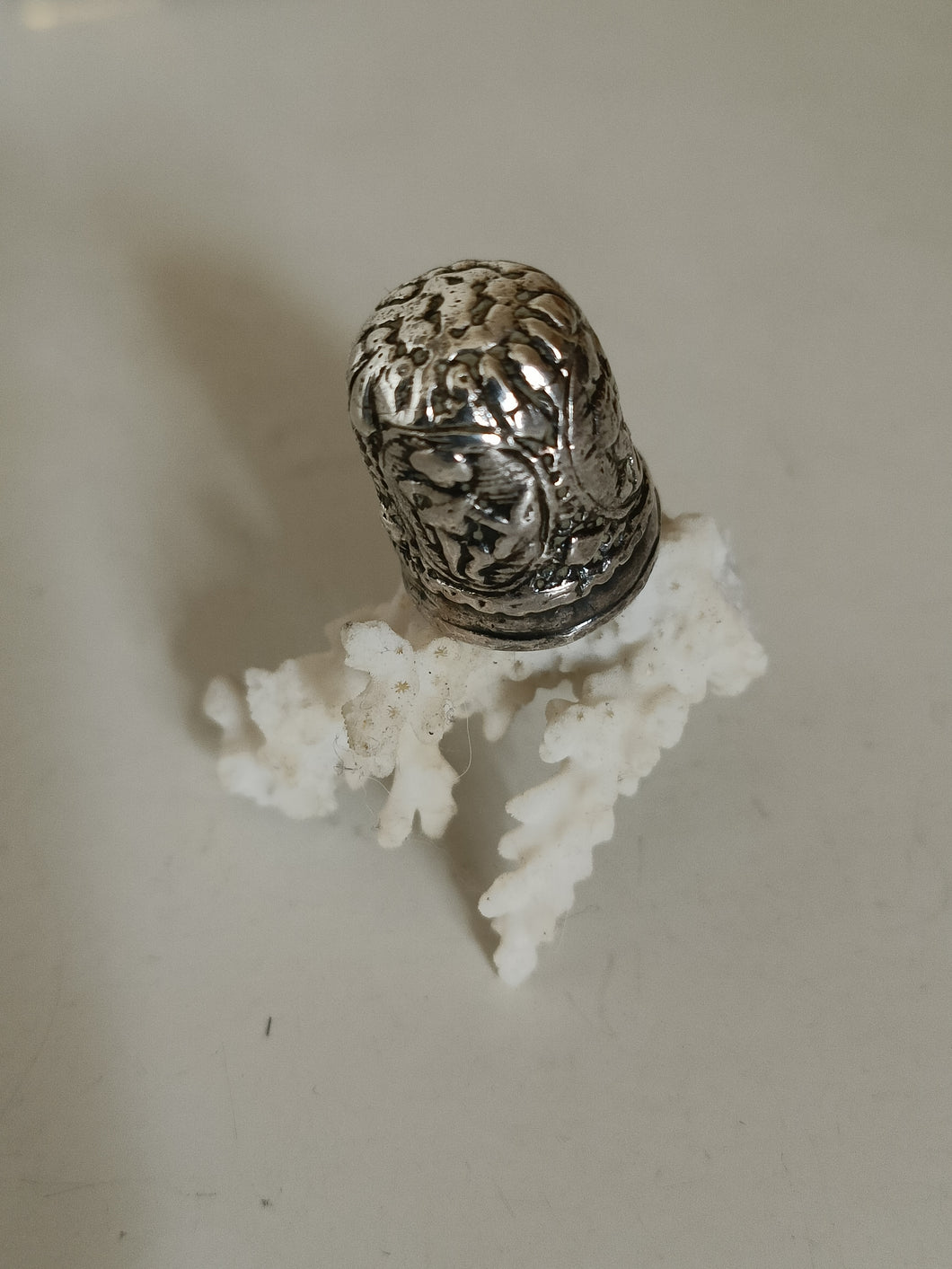 Dé à coudre de collection XVIIIE  . Argent ﻿﻿massif