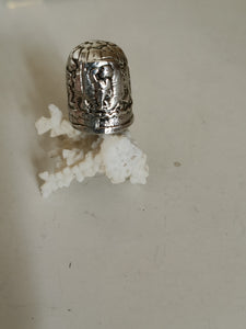 Dé à coudre de collection XVIIIE  . Argent ﻿﻿massif