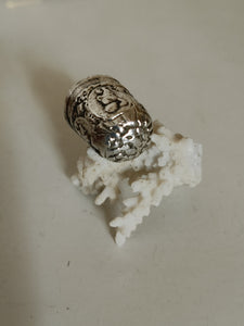 Dé à coudre de collection XVIIIE  . Argent ﻿﻿massif