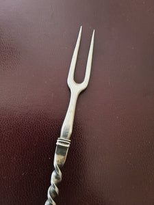 Rare fourchette XVIIIE en argent espagnole Amérique du Sud . Dans le style médiéval