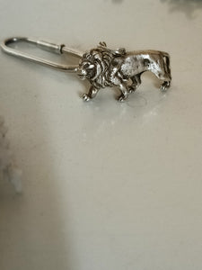 Porte clé lion en argent massif