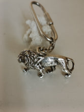 Charger l&#39;image dans la galerie, Porte clé lion en argent massif
