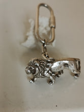 Charger l&#39;image dans la galerie, Porte clé lion en argent massif
