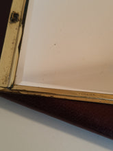 Charger l&#39;image dans la galerie, Boîte à Poudrer Foreign Anglaise vers 1950
