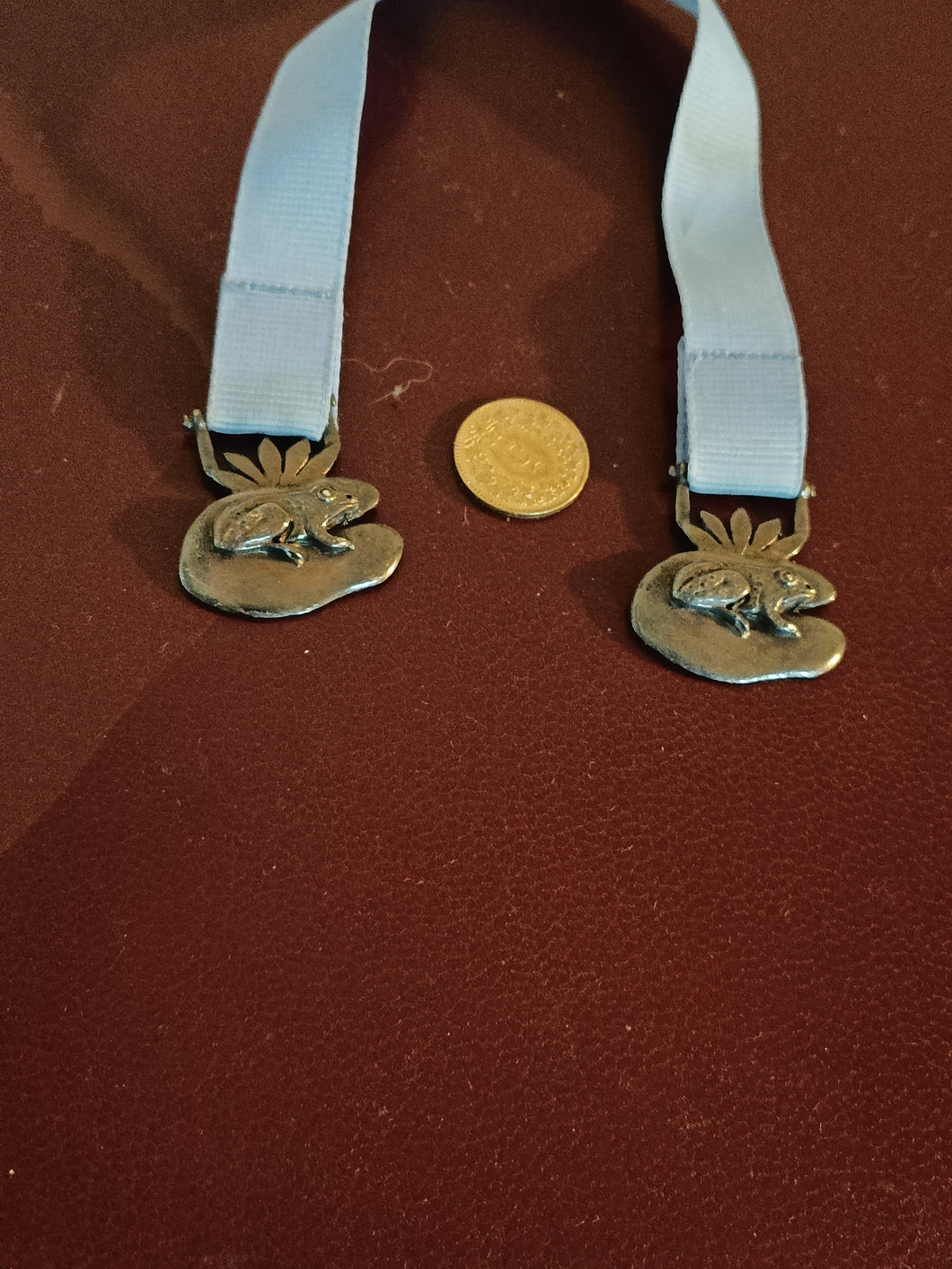 Bijoux fantaisie argenté grenouille griffé Masj
