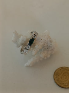 Bague en argent doré et pierres synthétiques