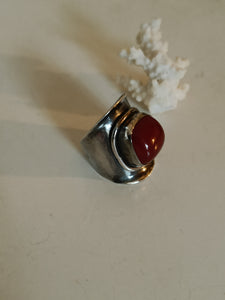 Bague Art Déco en argent avec cabochon en Bakélite