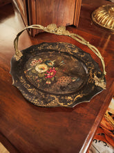 Charger l&#39;image dans la galerie, Présentoir Napoléon III papier mâché , laque de chine . Peint à la main décors fleur des champs et paon ( rare) avec poignée bronze

