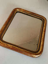 Charger l&#39;image dans la galerie, Petit miroir doré à la feuille Louis Philippe
