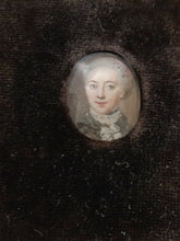 Charger l&#39;image dans la galerie, Miniature portrait dame peint à la main
