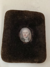 Charger l&#39;image dans la galerie, Miniature portrait dame peint à la main
