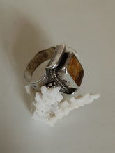 Charger l&#39;image dans la galerie, Bague en argent et citrine taillée . Travail probablement Inde XXÈME
