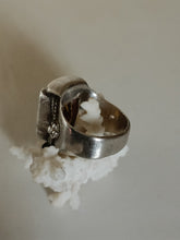 Charger l&#39;image dans la galerie, Bague en argent et citrine taillée . Travail probablement Inde XXÈME

