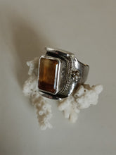 Charger l&#39;image dans la galerie, Bague en argent et citrine taillée . Travail probablement Inde XXÈME

