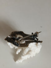 Charger l&#39;image dans la galerie, Broche lyre métal argenté et doré . Début XXÈME
