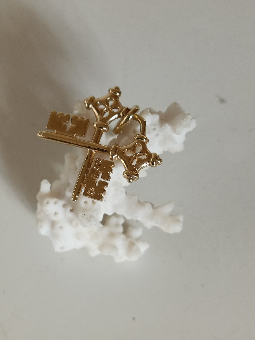 Clé de St Pierre , pendentif en argent doré