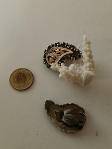 Paire de clip d'oreille, péru argent massif et or .

xxème
