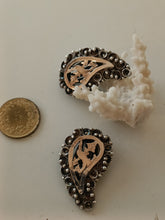 Charger l&#39;image dans la galerie, Paire de clip d&#39;oreille, péru argent massif et or .

xxème
