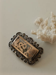 Broche péru argent et or massif avec décors traditionnelle.  XXème