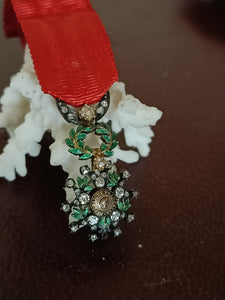 Légion d'honneur (chevalier)III République, réduction en argent,  or , émail et roses de diamant