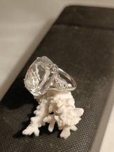 Charger l&#39;image dans la galerie, Bague argent et cristal de roche taillé.
