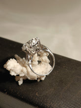 Charger l&#39;image dans la galerie, Bague argent et cristal de roche taillé.
