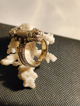 Charger l&#39;image dans la galerie, Arthus Bertrand joaillier à Lyon depuis 1803

Bague en argent doré zoomorphe. Probablement édition limitée.
