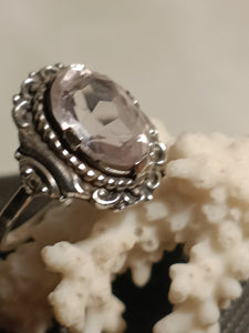 Bague milieu XXÈME argent et améthyste taillée.
