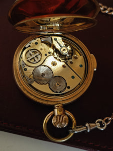 Montre de poche savonnette homme  en métal doré . Mouvement à Carillon répétition heur, demi , et quart