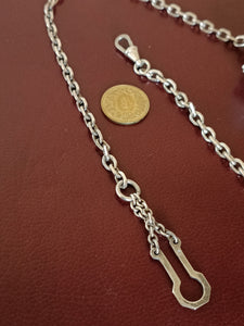 Chaîne en argent massif pour montre de poche.