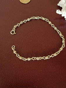Petit bracelet en laiton doré , belle qualitée , maille soudé