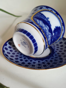 Lomonosov Impérial tasse et sous coupe en porcelaine fine peinte à la main .