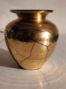 St prex vase doré à l'or fin et craquelé.