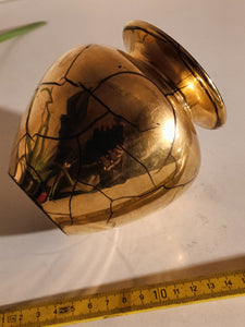 St prex vase doré à l'or fin et craquelé.