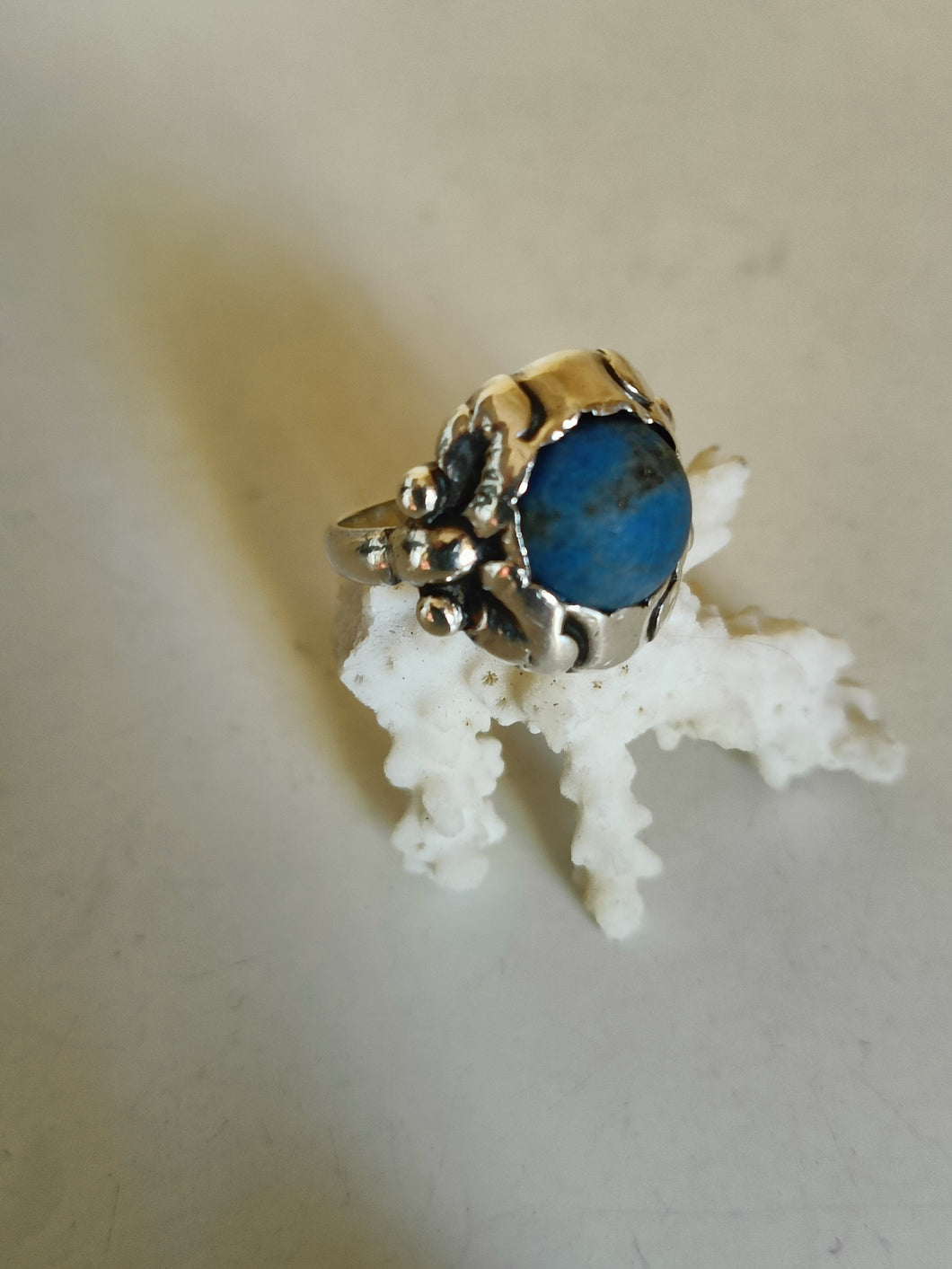 Georg Jensen rare bague argent et pierre lapiz lazuli cabochon. Modèle 11A,  vers 1960.