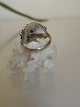 Charger l&#39;image dans la galerie, Georg Jensen rare bague argent et pierre lapiz lazuli cabochon. Modèle 11A,  vers 1960.
