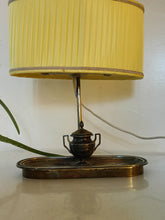 Charger l&#39;image dans la galerie, Ravissante lampe de bureau style &quot;bouillotte&quot;, abat-jour et feux réglable

