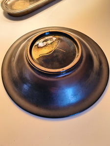 d'Alice Sordet-Bonifas - alias LIFA (1902-1975).

France ou Suisse, milieu du 20e assiette creuse en céramique. Couleur noir signé au dos .