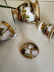 Vieux Paris d'époque Restauration, ensemble de 3 pièces, sucrier et paire de tasse à café en porcelaine peinte à la main